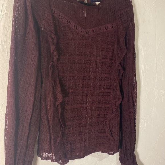🖤‼️ NWOT “BLUE RAIN” Burgundy Lace Peasant Top - Picture 2 of 6